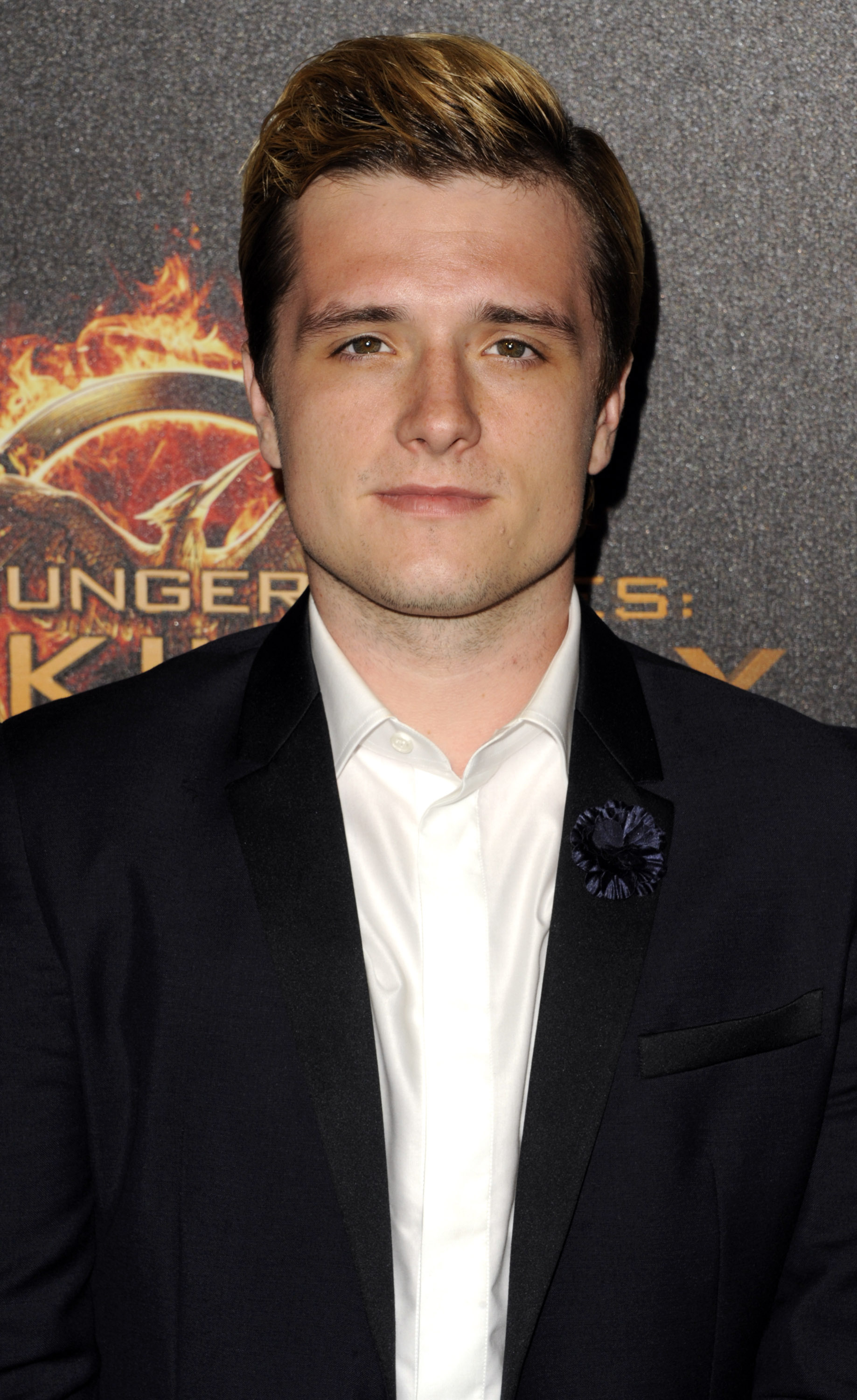 Cannes_Mockingjay_1_001.jpg