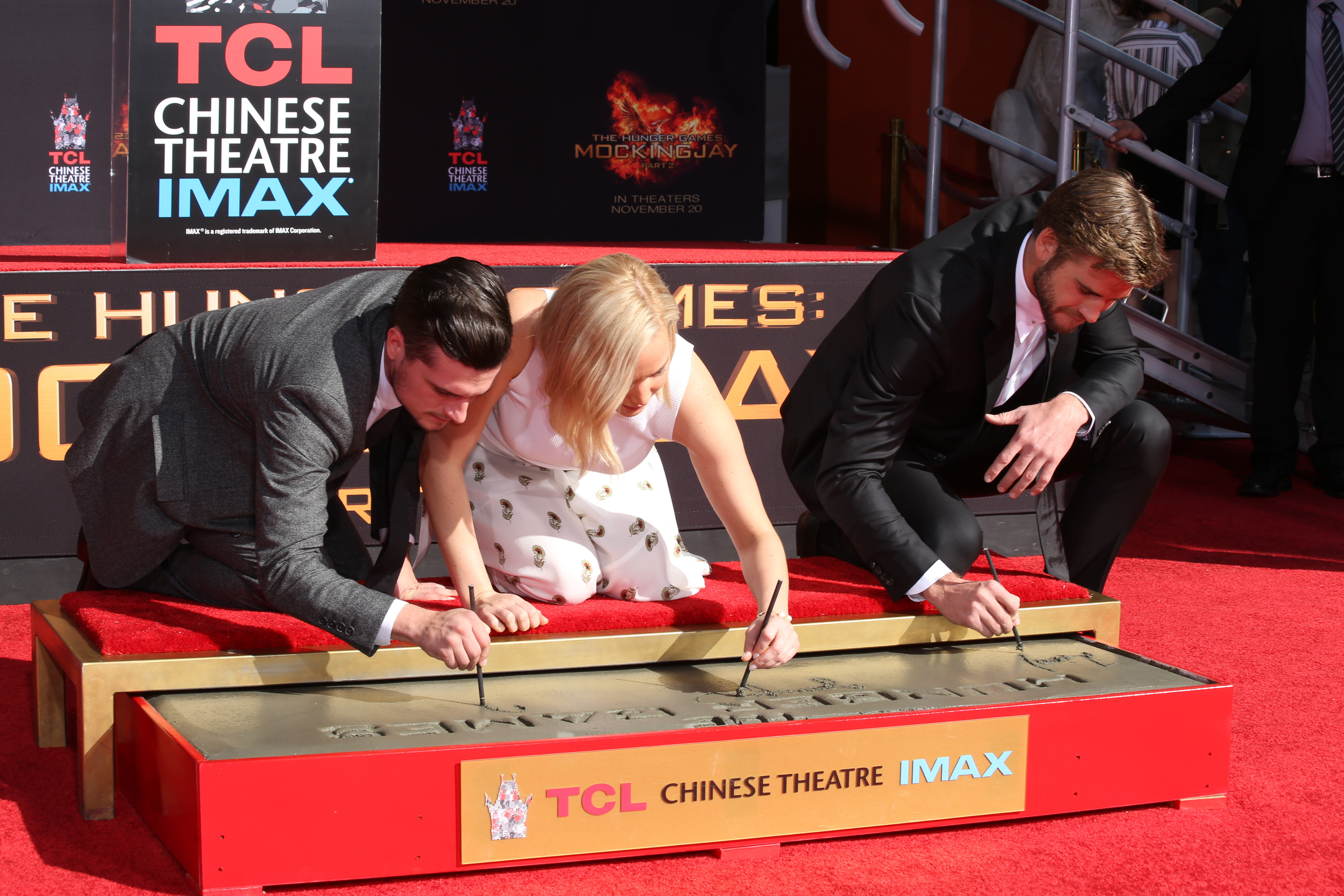 The_Hunger_Games_Hand_and_FootPrint_Ceremony_061.jpg